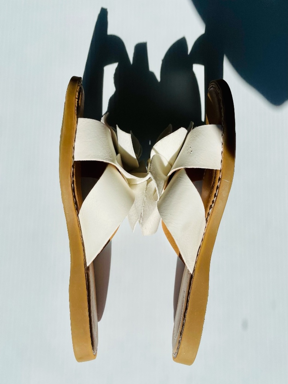 b.o.c Women's Kasia Flat White Slide Sandals, size 6M - Picture 5 of 10